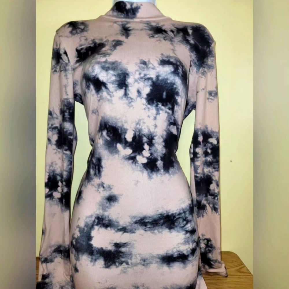 long-sleeved mini dress - Picture 2 of 2